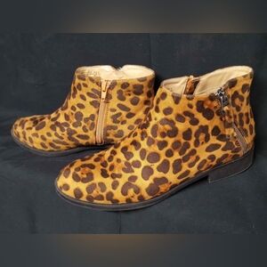 Women's Time and Tru Leopard Print Ankle Boots, Size 9, Short Heel, Side Zippers